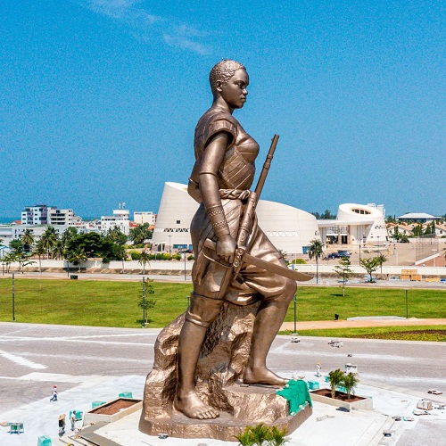 Statue Amazone Cotonou